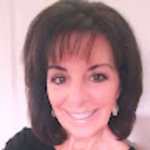 Meet your Posher, Cyndi - Picture 1 of 1